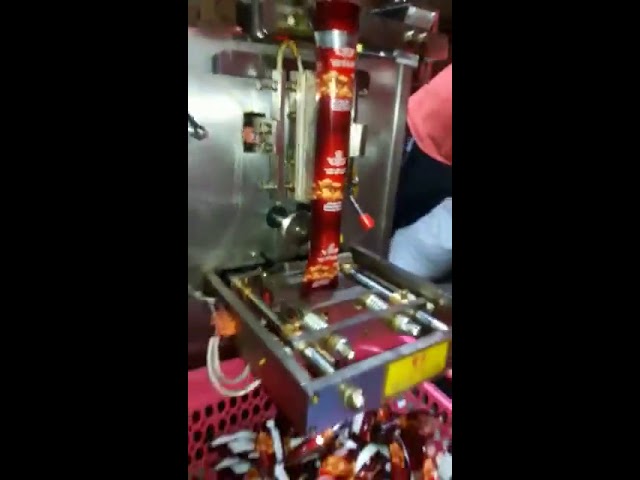 Auto filling function triangle tea bag packing machine